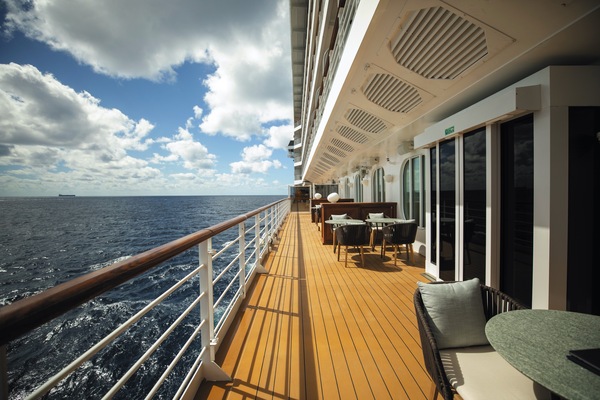 RSSC, Seven Seas Splendor, Coffee Connection 4.jpg